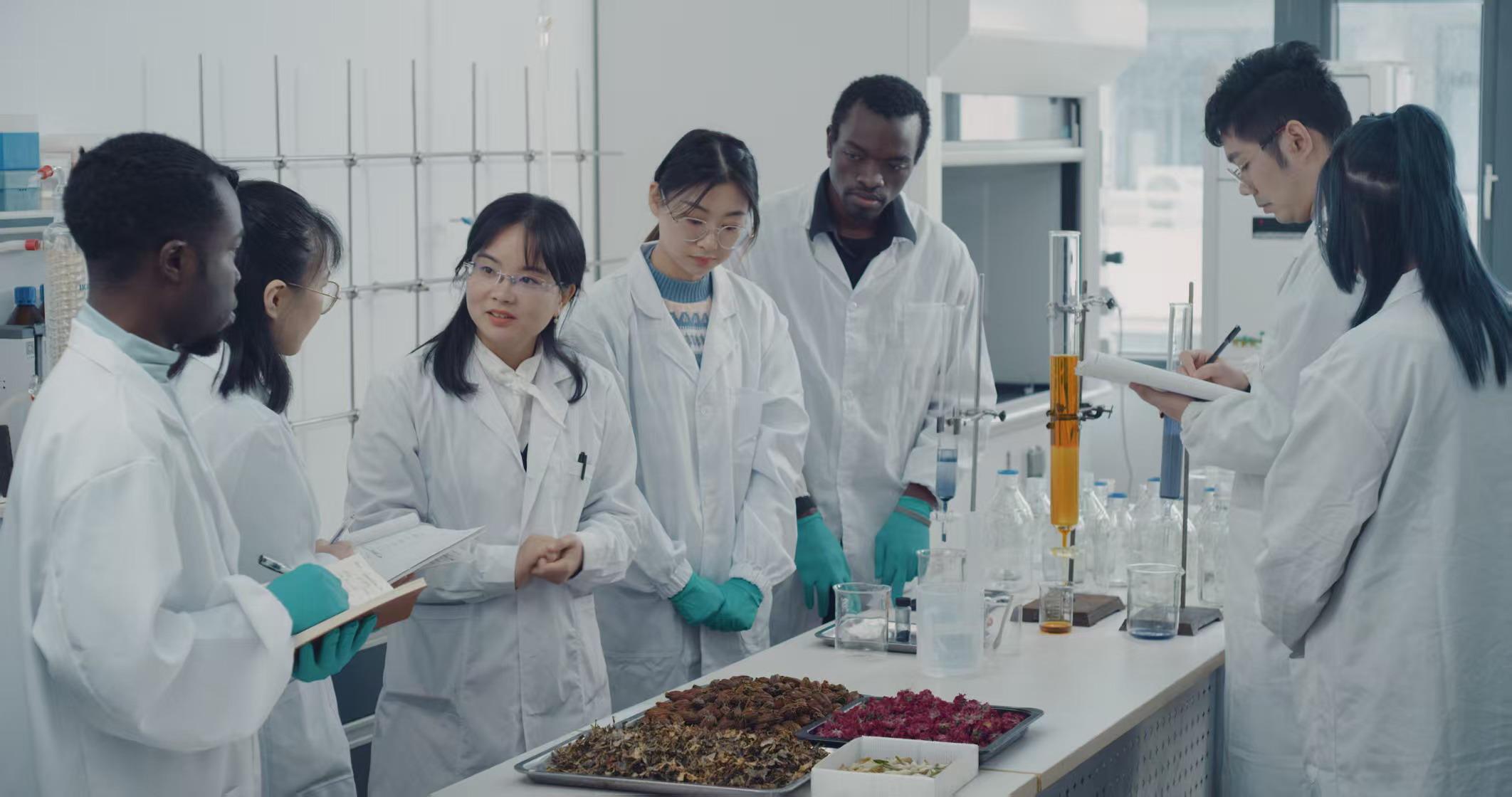 ”赋能下姜村栀子产品“出海”AG真人国际高校“科技副总(图2)